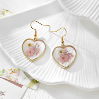 Vente en gros, promotion : Boucles d'oreilles pendantes en résine avec fleurs séchées préservées de formes variées, style bohème floral, pour femmes