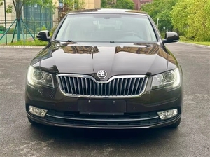 Auto Usata <span class=keywords><strong>Skoda</strong></span> <span class=keywords><strong>Superb</strong></span> <span class=keywords><strong>Octavia</strong></span> 2014 1.6L Edizione Manuale Guida a Sinistra Sedili in Pelle Pneumatici R18 - Product Image 3