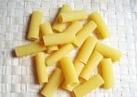 Ligne de production de machine d'extrudeuse de traitement de pâtes de manioc de spaghetti de macaroni en acier inoxydable d'efficacité de haute qualité