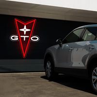 Enseigne néon LED avec logo GTO Neonawall, lumière murale personnalisable rouge et blanche à intensité variable pour garage, atelier automobile, man cave et cadeau pour les passionnés de voitures