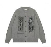 Ensemble pull ample pour homme et jean déchiré au design créatif pour le quotidien
