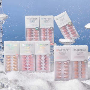 BTARTBOX Faux Ongles d'Hiver en Gel Souple Effet Œil de Chat Amande French Manucure Faits Main à Presser – Vente en Gros - Product Image 1