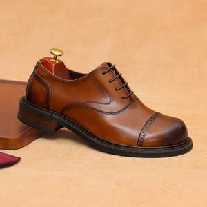 Chaussures plates décontractées et habillées pour hommes en cuir véritable respirant, légères, antidérapantes, idéales pour les affaires et les mariages en extérieur - Product Image 1