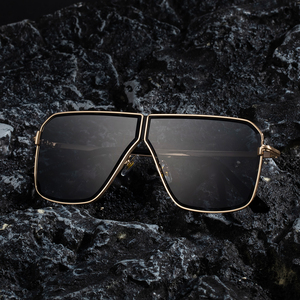 Lunettes de soleil carrées surdimensionnées pour hommes de créateur de mode avec protection UV400 Logo personnalisé Monture en métal marron doré Style optimal - Product Image 3