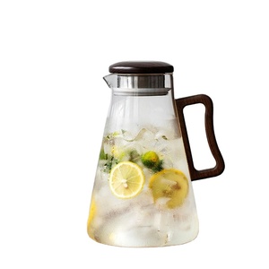 เหยือกแก้วโบโรซิลิเกตหนา 2100 มล. พร้อมหูจับไม้ สำหรับเครื่องดื่มร้อน/เย็น ชาเย็น - Product Image 1