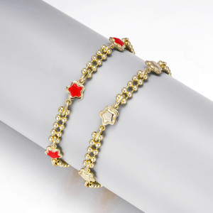 Braccialetto per Bambine Placcato Oro <span class=keywords><strong>con</strong></span> 3 Ciondoli a Stella in Smalto Rosso, Catena <span class=keywords><strong>con</strong></span> <span class=keywords><strong>Perline</strong></span> e Chiusura <span class=keywords><strong>di</strong></span> Sicurezza, Perfetto come Regalo o per l'Uso Quotidiano - Product Image 5