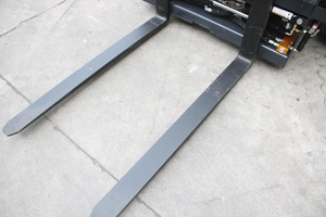 Landhonor <span class=keywords><strong>Skid</strong></span> Stuur Palletvork Bevestiging Hydraulisch Verstelbare Vorken 4000 Lbs Capaciteit 48 "Lang X 4" Breed Multifunctioneel - Product Image 6