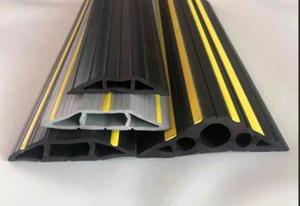 Bande de <span class=keywords><strong>seuil</strong></span> de <span class=keywords><strong>porte</strong></span> de <span class=keywords><strong>garage</strong></span> en PVC moderne personnalisé bande étanche contre les inondations joint en caoutchouc de fond de plancher - Product Image 4