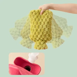 Sac de bain de souffleuse d'eau chaude en peluche douce brodé avec logo personnalisé, sans remplissage, pour soulager les douleurs hivernales - Product Image 4