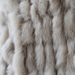 Tyan 2026 Nuovo <span class=keywords><strong>Cappotto</strong></span> Invernale in Pelliccia di Coniglio <span class=keywords><strong>Beige</strong></span>, <span class=keywords><strong>Corto</strong></span> con Ampio Colletto in Pelliccia di Volpe, Elegante e Versatile - Product Image 6