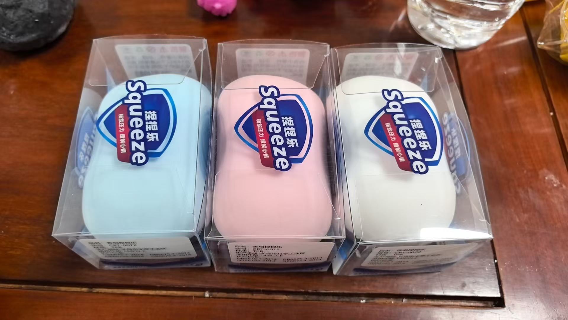 Bloc de construction bleu spongieux de savon