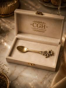 ช้อนเสิร์ฟแบบยาวลายดอกไม้เคลือบทองวินเทจ Casglow Heritage ผลิตจากสแตนเลสขัดเงา เป็นมิตรต่อสิ่งแวดล้อม ปรับแต่งได้ - Product Image 6
