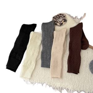 Chaussettes hautes en laine épaisse pour femmes, style coréen, motif diamant minimaliste, chaussettes hautes slim-legging - Product Image 1