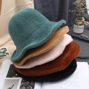 2025 nueva llegada sombreros de cubo sólidos moda invierno sombreros de cubo personalizados Marten pelo piel peluda gorra de pescador para mujer - Product Image 3