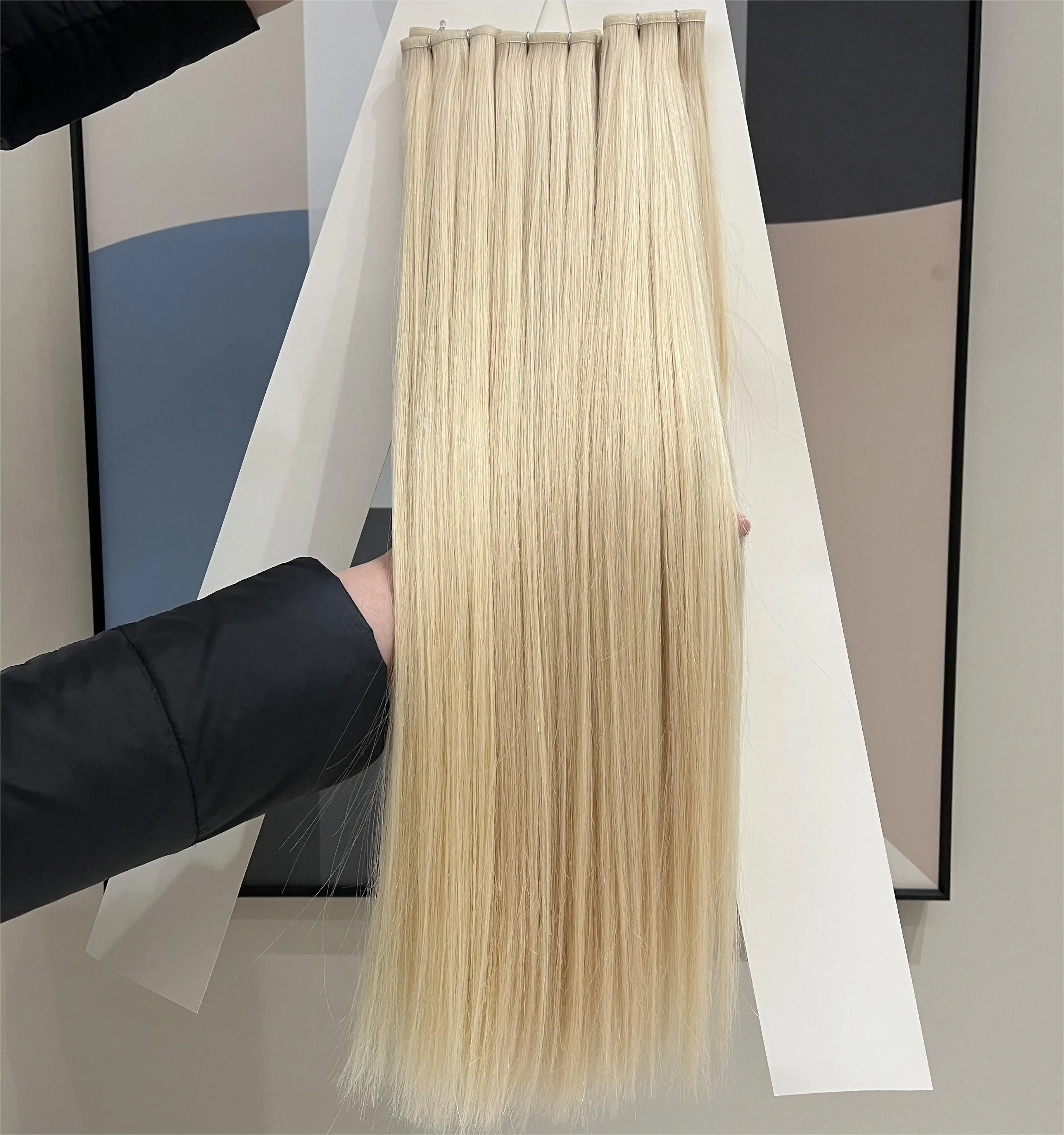 Hochwertiges 100 % reines unverarbeitetes jungfräuliches Haar doppelt eingezogene leichte Farbe flacher Seiden-Schuss europäische Remy-Haarverlängerungen