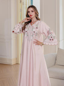 2025eid Borduurwerk Lange Jurken Iraq Saudi Jurken Vrouwen Moslim Moslim Jurk Voor Vrouwen - Product Image 4