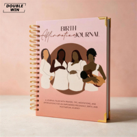 Journal de grossesse et de naissance personnalisé avec couverture en papier illustré rose, spirale double, dorure à chaud et coins renforcés