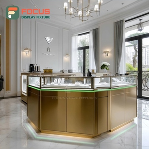 Vitrina de Vidrio para Joyería de Centro Comercial de Alta Visibilidad, Acabado Laminado, Espacio Boutique - Product Image 3