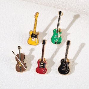 Vintage métal émail guitare <span class=keywords><strong>broche</strong></span> hommes femmes Instrument de musique guitare électrique Badges broches mode personnalité enfants - Product Image 2