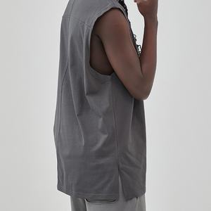 เสื้อกล้ามชายแบบมีรอยผ่าด้านล่าง รุ่นใหม่ล่าสุด เสื้อยืดแขนกุดสไตล์สปอร์ตสำหรับผู้ชาย เสื้อกล้ามผู้ชายทรงหลวมสไตล์ลำลอง - Product Image 3