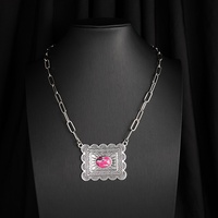 Collier Pendentif Géométrique Rectangulaire Minimaliste Tendance avec Concho et Gemmes Colorées Turquoise, Bijou Long Style Couple