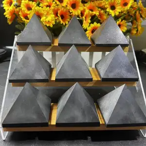 उच्च गुणवत्ता वाले प्राकृतिक क्रिस्टल क्वार्ट्ज पॉलिश लोक शिल्प ऊर्जा के लिए shungite पिरामिड