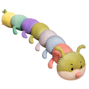 Nouvel arrivage de <span class=keywords><strong>chenille</strong></span> <span class=keywords><strong>multicolore</strong></span> Animal en peluche Grand oreiller étreignant Poupée d'oreiller en peluche mignonne et douce Jouet en peluche <span class=keywords><strong>chenille</strong></span> géante - Product Image 1
