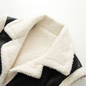 <span class=keywords><strong>Gilet</strong></span> matelassé <span class=keywords><strong>sans</strong></span> manches en peau de mouton pour <span class=keywords><strong>femme</strong></span>, modèle 2026 personnalisé, avec fermeture éclair sur le devant et bordure en fausse fourrure, veste d'extérieur chaude OEM et ODM - Product Image 3