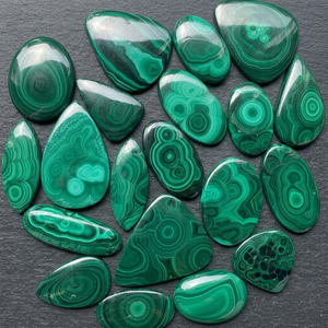 Vente en gros au meilleur prix : Cabochons lisses multi-formes en malachite naturelle, pierres précieuses en vrac certifiées par un tiers pour bijoux et bagues - Product Image 2