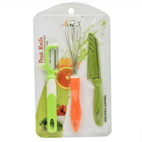 Portable 3 pièces coloré cuisine ensemble d'outils manuel batteur à oeufs fouet éplucheur couteau Combo pour la cuisson cuisson usine en gros