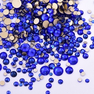 Oleeya Wholesale 2028 Strass en verre à dos plat doré, tailles assorties, et Strass pour ongles en cristal et cristal AB pour la décoration d'ongles - Product Image 3