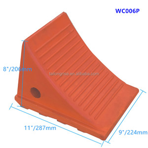 Calzo de Seguridad Triangular Antideslizante de Poliuretano Amarillo Naranja de Alta Resistencia de 30 Toneladas para Camiones, Remolques y Estacionamientos - Product Image 1