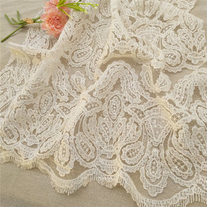 Tissu en dentelle africaine beige de luxe, brodé à la main, motif floral, soluble dans l'eau, pour robes de mariée et sacs - Product Image 6