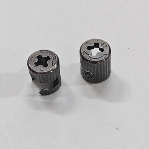 Connecteur d'angle Rongfengda 45 degrés trois-en-un pour panneaux de placard et quincaillerie de meubles - Product Image 4