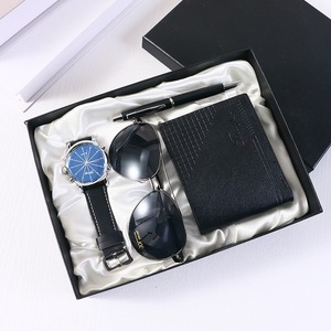 Set <span class=keywords><strong>Regalo</strong></span> Popolare per <span class=keywords><strong>Uomo</strong></span>: Portafoglio, Cintura, Orologio, Occhiali da Sole - <span class=keywords><strong>Regalo</strong></span> per <span class=keywords><strong>San</strong></span> <span class=keywords><strong>Valentino</strong></span> e Natale - Product Image 3