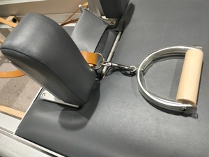 Reformer de Pilates Comercial de Alta Calidad, Diseño Clásico en Aleación de Aluminio Resistente, Ajustable para Equilibrio Corporal, para Estudio de Pilates - Product Image 2