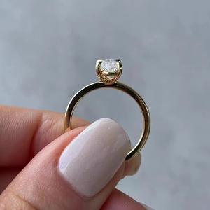 シングル4爪1カラットマーキスシェイプモアッサナイトダイヤモンド18Kソリッドゴールドソリティア結婚指輪 - Product Image 3