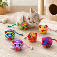 Mainan Kucing Mainan Kunyah Perlengkapan Anak Kucing Nilon Grosir Tikus Dengan Ekor Penggoda Kucing Bola Interaktif Tahan Lama Mainan Hewan Peliharaan