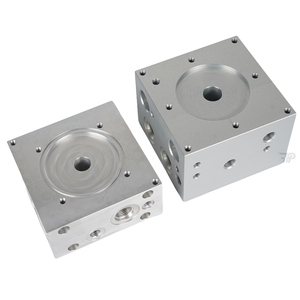 Directamente de fábrica, mecanizado CNC de precisión personalizado, bloque de válvula hidráulica aeroespacial de aluminio 7075, bloques de colector de acero inoxidable - Product Image 1