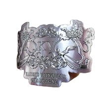 Usine personnalisé brillant or en relief incurvé en aluminium étain liqueur vin étiquette en métal pour bouteilles de vin