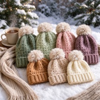 Kit de bonnet au crochet fait main, pack de matériaux de tricot DIY, chapeau d'hiver avec pompon, cadeau artisanal pour adultes et femmes