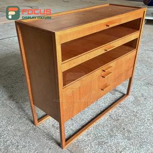 Vitrine de comptoir à bijoux en bois moderne avec éclairage LED, vitrine de magasin de bijoux haut de gamme et de luxe - Product Image 3