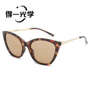 แว่นกันแดดทรงแคทอาย กรอบพีซีสีดำ UV400 ป้องกันแสงสีฟ้า สไตล์ผู้หญิง - Product Image 5