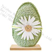 Décoration de table de Pâques en forme d'œuf en peluche, marguerite en feutre, tissu Sherpa, base en bois, 18 cm