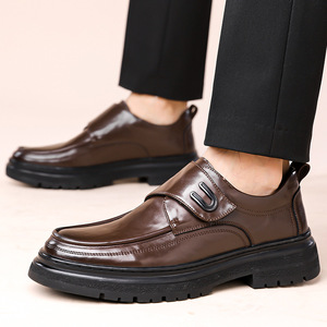 รองเท้าโลฟเฟอร์หนังลำลองสำหรับผู้ชาย ทรงหัวมน พื้นนุ่ม สีดำ สีน้ำตาล สไตล์วัยรุ่น รุ่น 8088 - Product Image 2