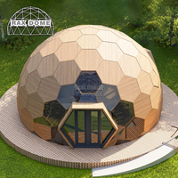 Dôme géodésique en verre de 8 m, tente de glamping hexagonale pour séjour avec salle de bain et cuisine