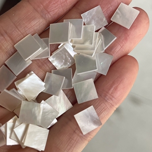 แผ่นมุกสีขาวทรงสี่เหลี่ยมขนาด 8x8x0.9 มม. สำหรับงานฝีมือ DIY เครื่องประดับ - Product Image 6