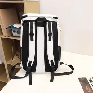 Sac à dos de sport pour homme McGill gris 20L résistant à l'eau pour voyage en plein air et raquettes - Product Image 3
