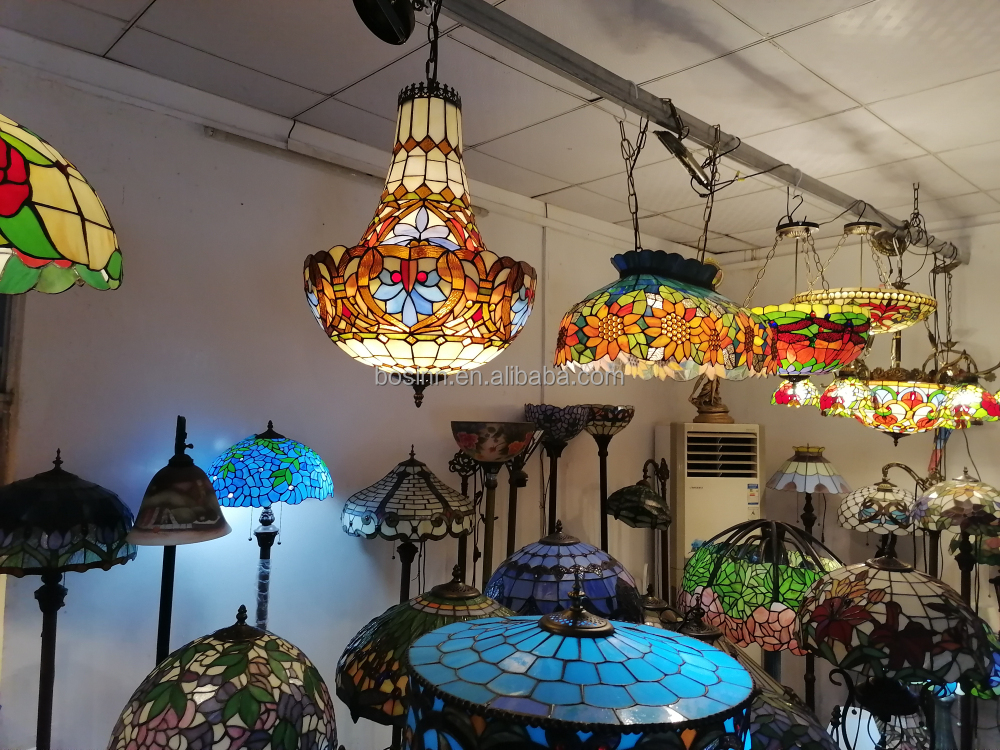 ティファニースタイルテーブルランプ電気スタンドガラスランプ ビーズ