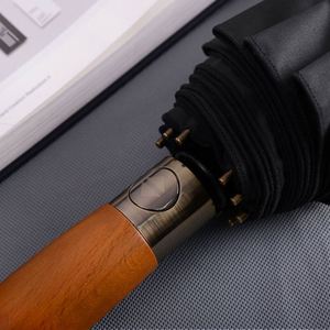 Parapluie Droit de Luxe Coupe-Vent à Double Canopée, Ouverture Entièrement Automatique, Poignée en Bois Personnalisée, Idéal pour Cadeaux d'Affaires - Product Image 4